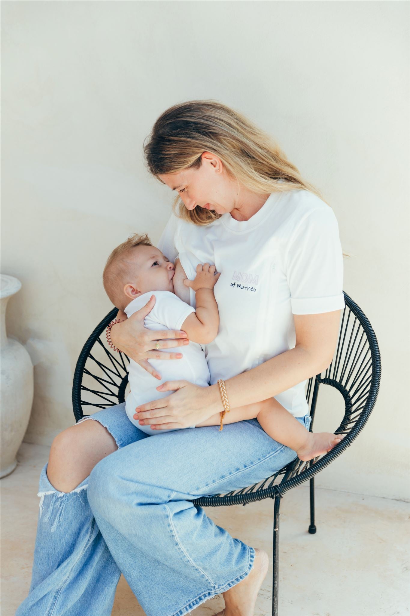 MOM nursing t-shirt