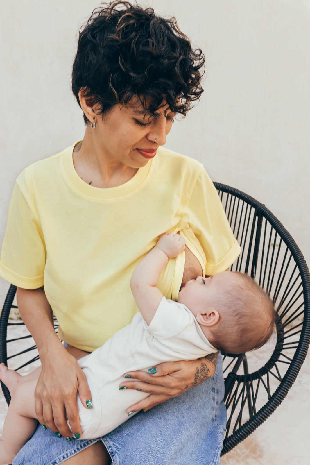 Breastfeeding t-shirt YELLOW